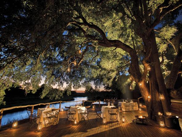 Tinga Legends Lodge - dinner on deck